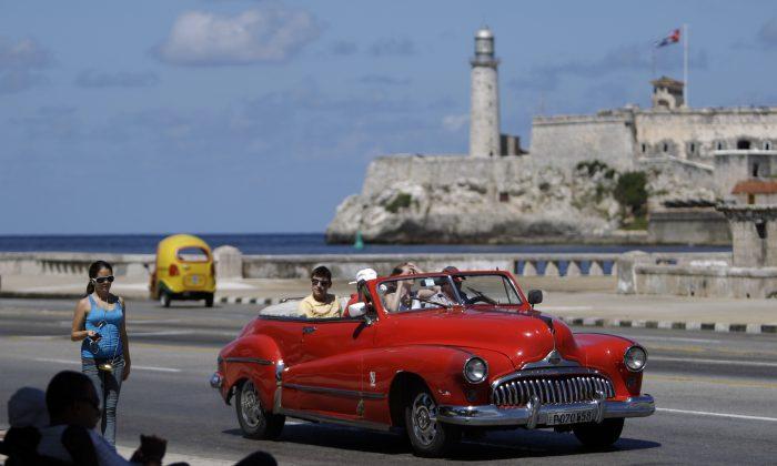 Cuban Govt Is Expanding Wi-Fi Access, Making It Cheaper