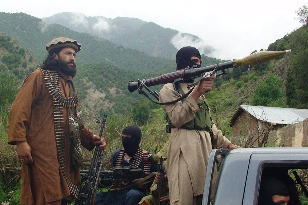 Pakistan Says Airstrikes Kill 20 Militants by Afghan Border