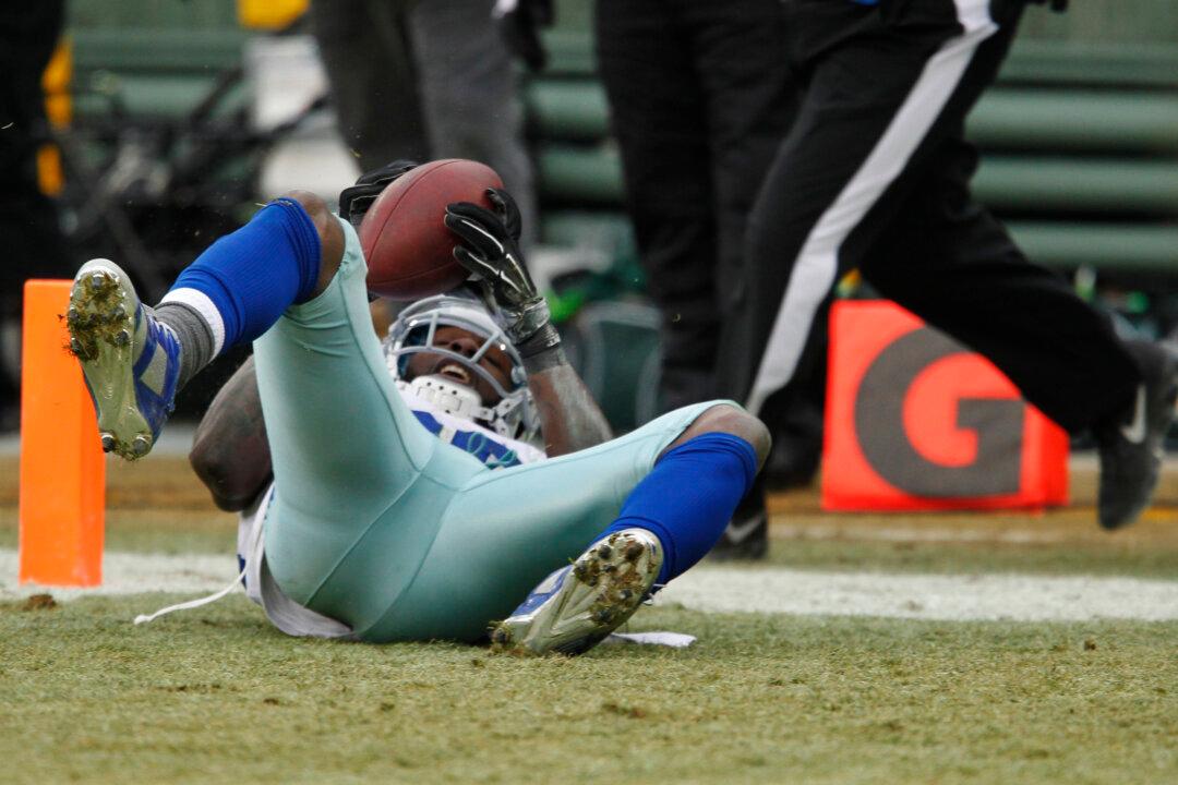 Prisoner Cowboys Fan Sues NFL for $88 Billion Over Dez Bryant Call