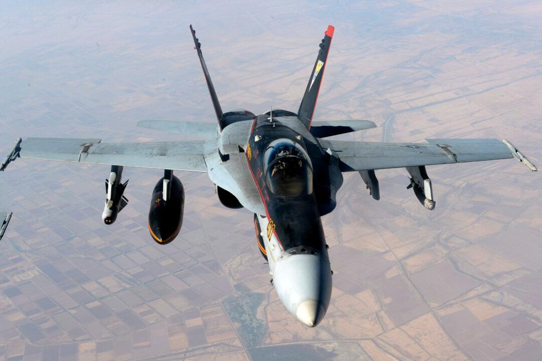 Canadian Soldiers Directing Airstrikes in Iraq