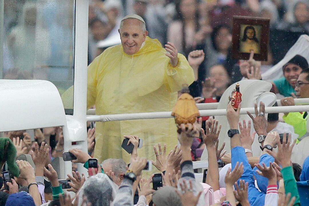 Record 6 Million Turn out for Pope’s Final Day in Manila