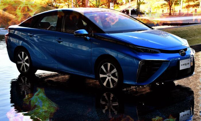 Are Hydrogen Car Really Safe or Will they Explode in a Crash? (Video)