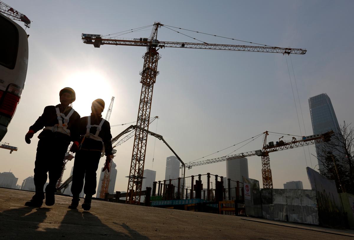 Global Economy Squeezed by Worsening Slowdown in China