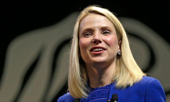 Yahoo CEO Poised to Make Fateful Decision on Alibaba Stake