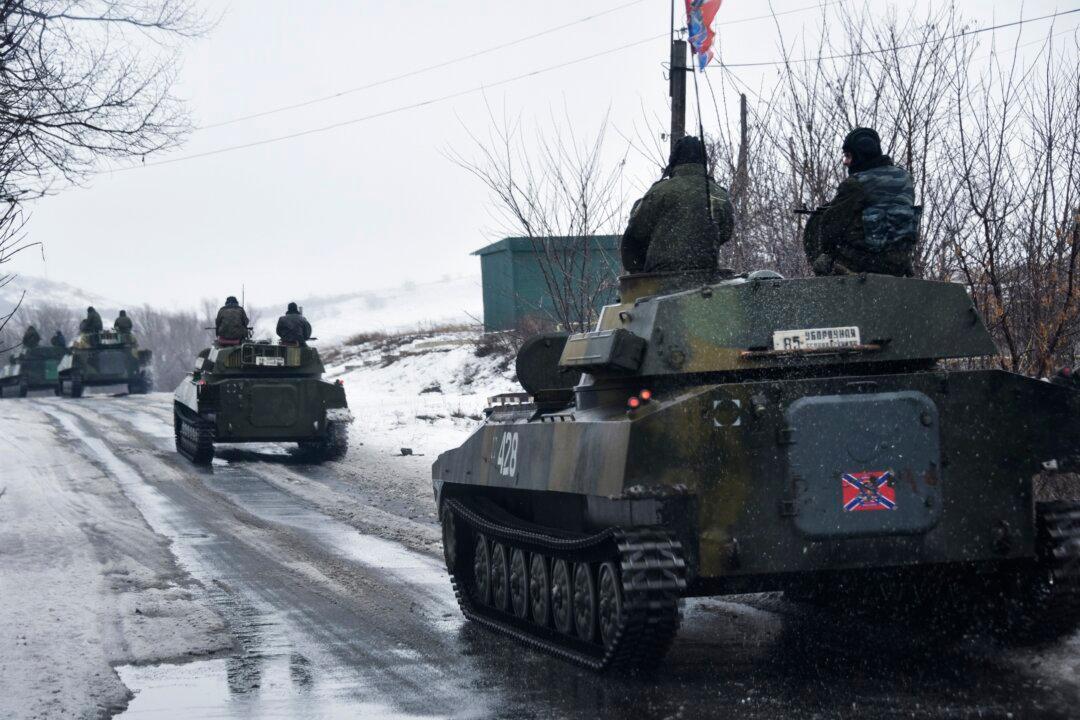 Russian FM Says Ukraine, Rebels Should Pull Back as Big Battle Looms