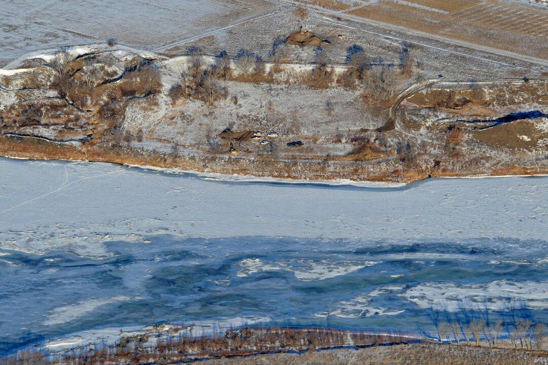 Some Oil Recovered From Broken Pipeline After Yellowstone River Spill
