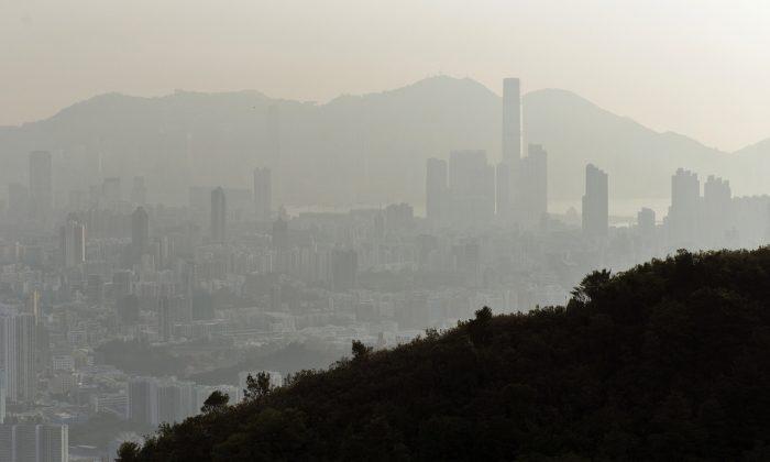 While Beijing Enjoys the Sun, Hong Kong Suffers Smog-Darkened Skies
