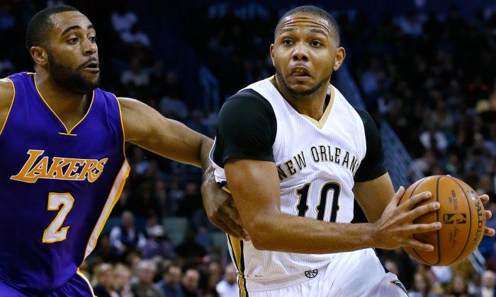 Eric Gordon Starting to Step Up for New Orleans Pelicans With Holiday Injured