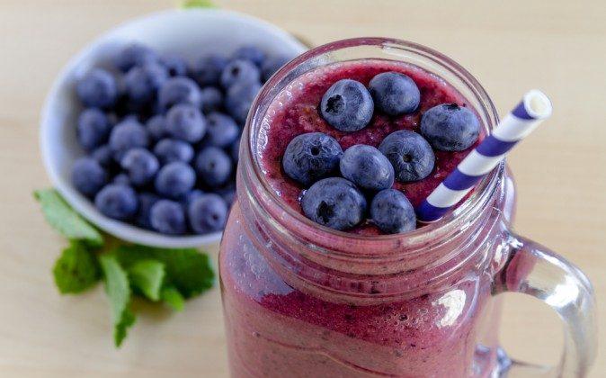 Raw Blueberry Frappe 