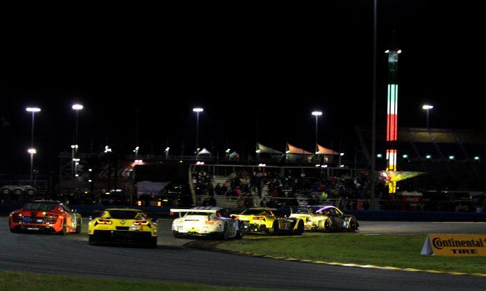 #01 Ganassi Riley-Ford Leads Rolex 24 at Ten Hours