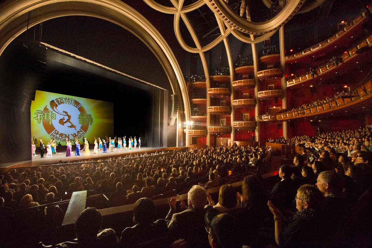 Shen Yun Sold Out in Hollywood 