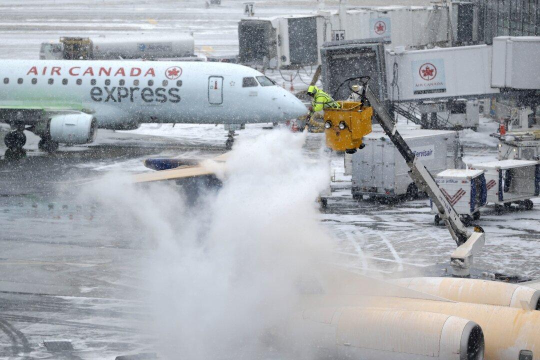 Massive Northeast Blizzard Cancels Thousands of Flights
