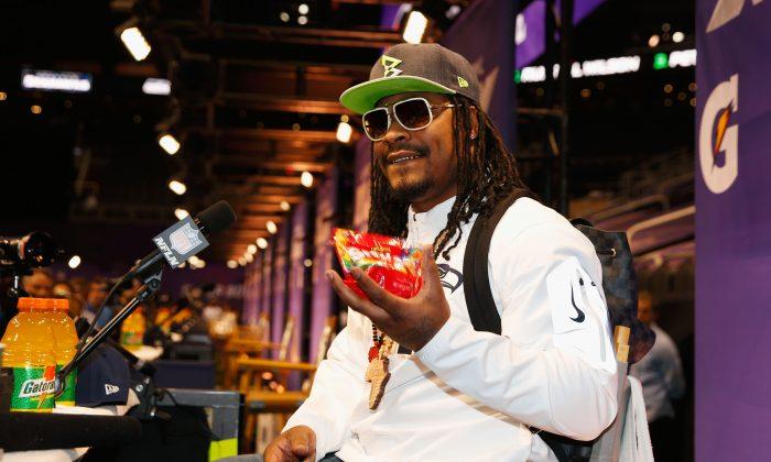 Marshawn Lynch Repeats ‘I’m just here so I won’t get fined’ at Super Bowl Media Day