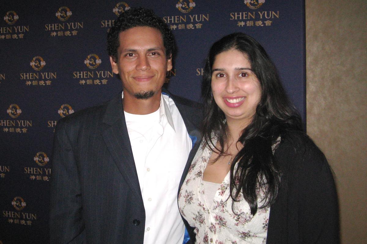 Couple Find In-depth Culture at Shen Yun