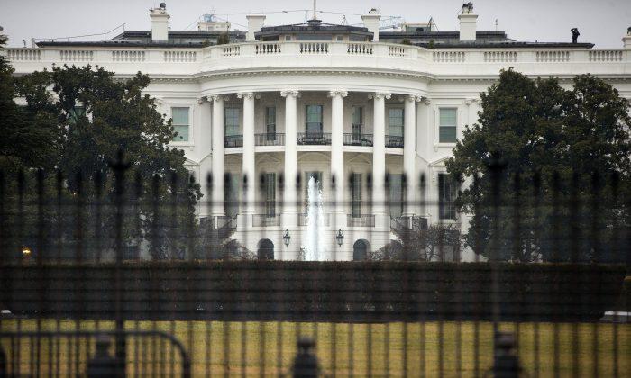 White House Lockdown on Thanksgiving: Fence Jumper on North Lawn Amid Obama Terrorism Claims