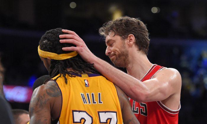 WATCH: Jordan Hill Scores 26 Points as Lakers Beat Bulls in Double OT