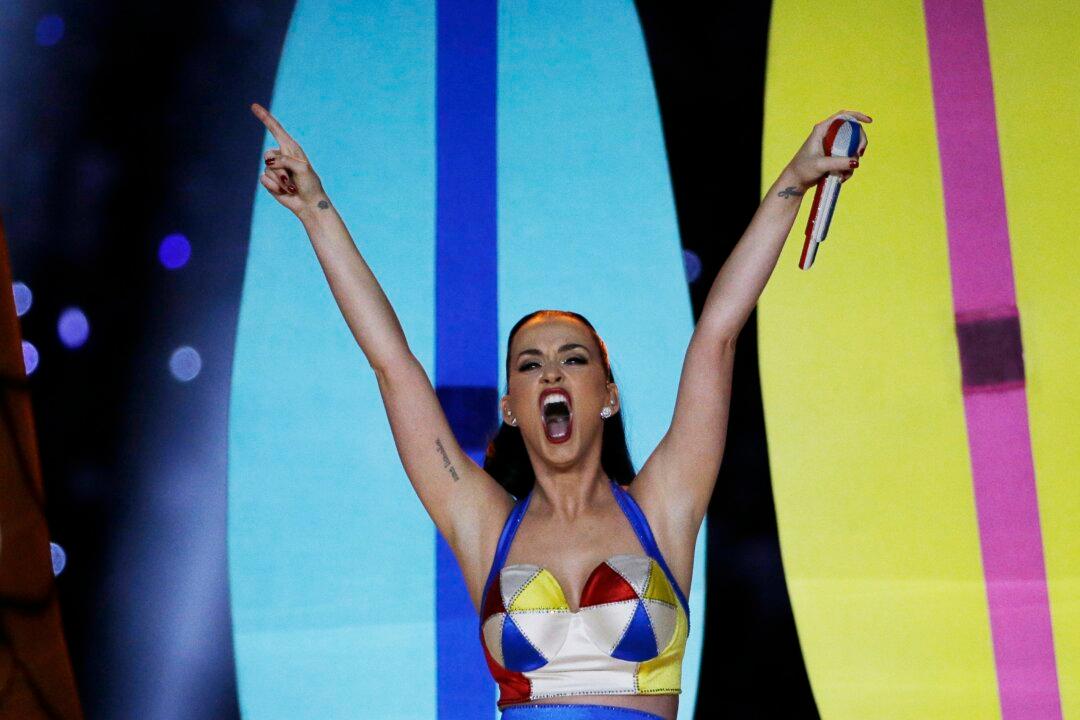 Super Bowl Shark Dances, Doesn’t Care During Katy Perry Concert