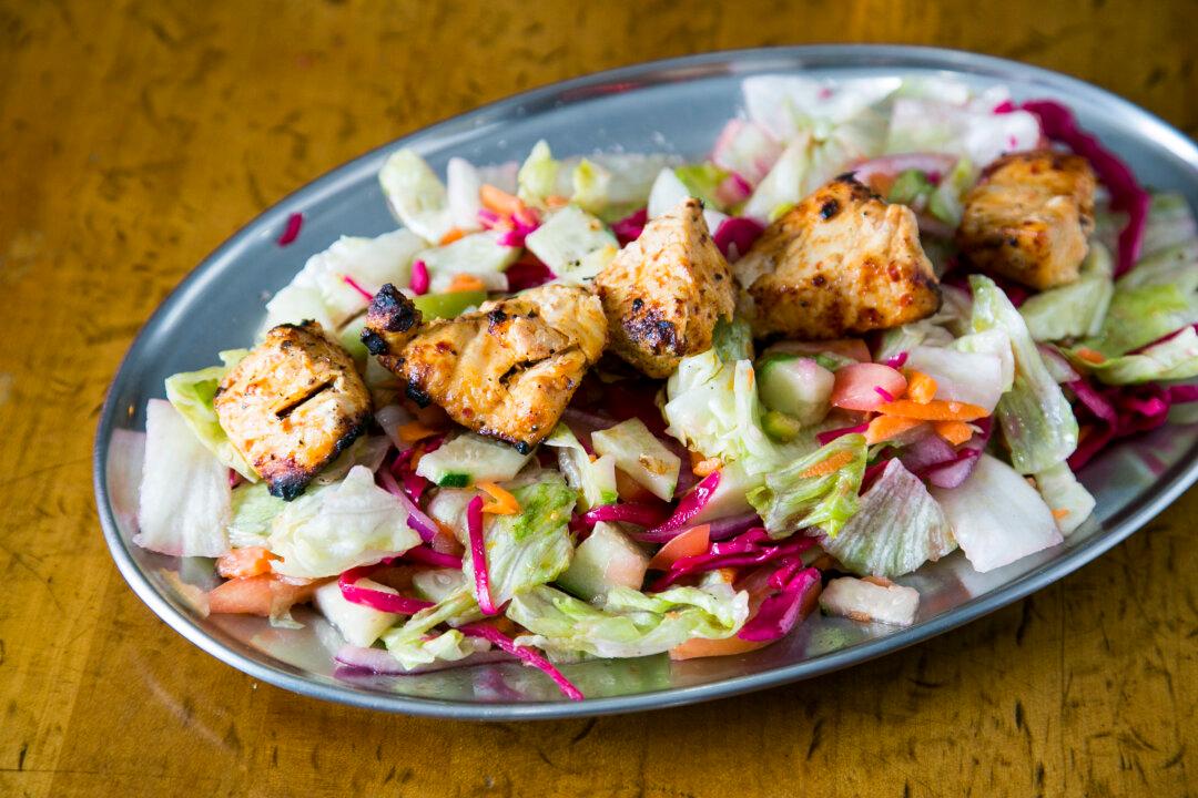 5 Salad Bar Smarts: What to Pick and What to Skip