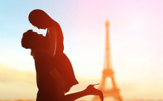 Paris, a Romantic Holiday Tale