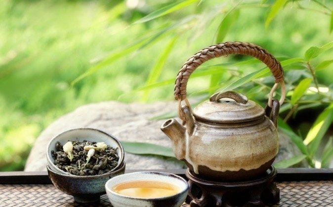 Can Drinking Green Tea Make Supplements Safer? 