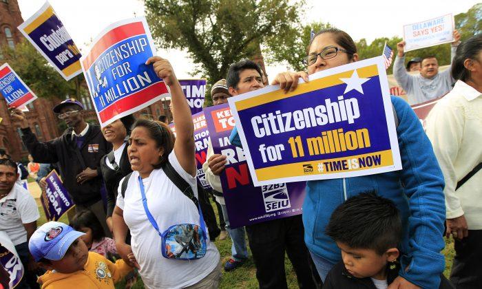 Do Obama’s Immigration Orders Really Open Path to Citizenship?