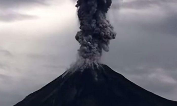 See The Moment When Volcano Explodes in Mexico