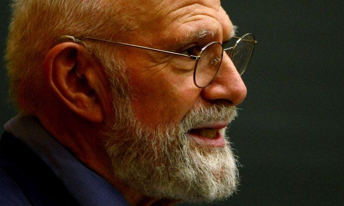 As Oliver Sacks Faces Terminal Cancer, We Reflect on the Impact of His Life