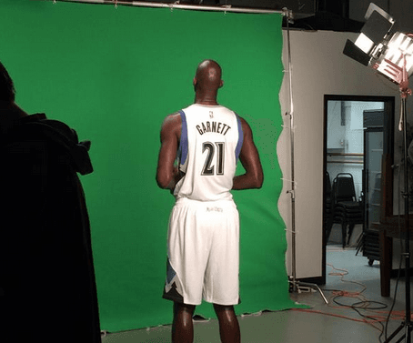 Pictures Show Kevin Garnett Back in No. 21 Timberwolves Jersey (+Photos)