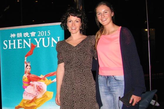 Performing Arts Teacher Says Shen Yun ‘Artists Are so Disciplined’