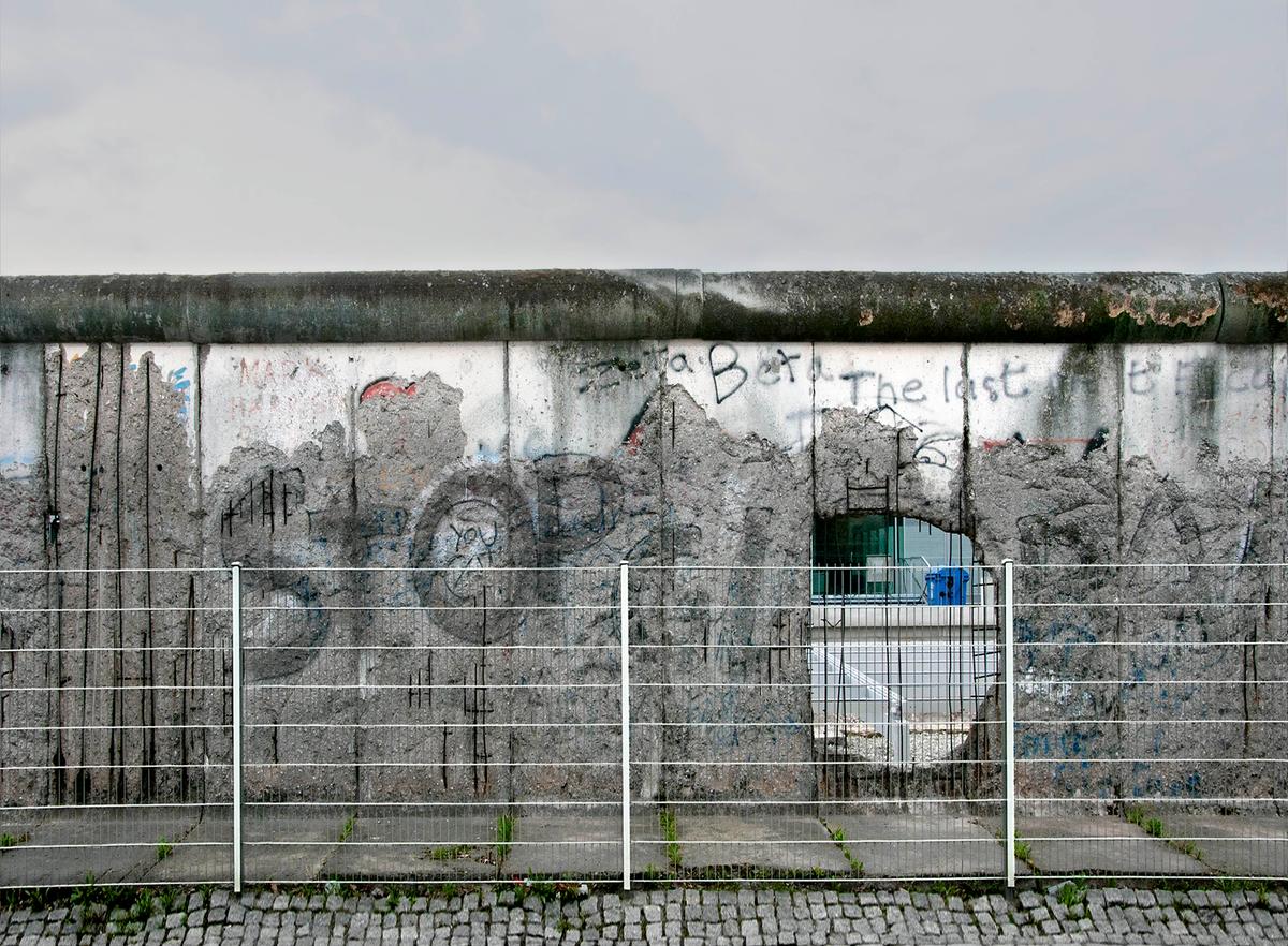 Exploring the Fall of the Berlin Wall