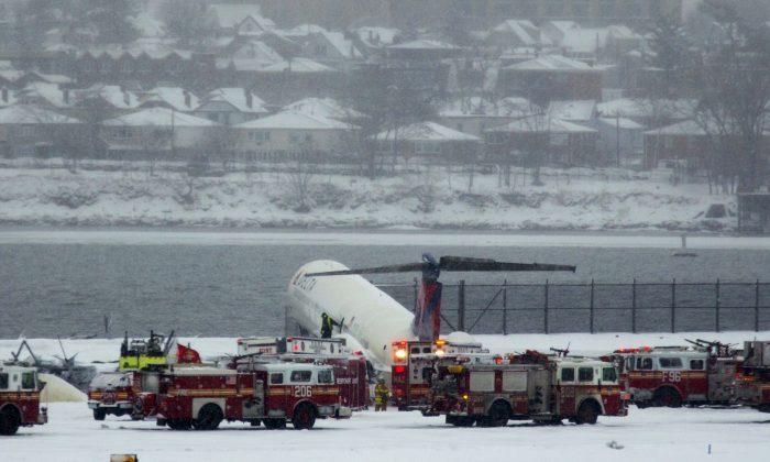 LaGuardia Skid Photos: Delta Plane, Flight 1086, Goes Off Runway at Airport