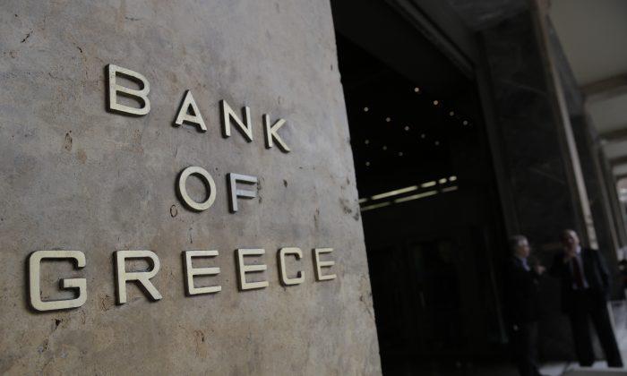 Greek Banks to Reopen Monday but Cash Restrictions Remain