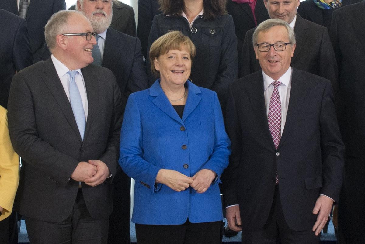 Merkel Pursues Ambitious Agenda for G7 Summit
