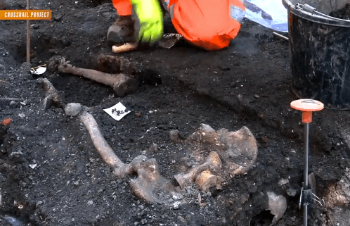 Hundreds of Skeletons Unearthed at London Construction Site (Video)