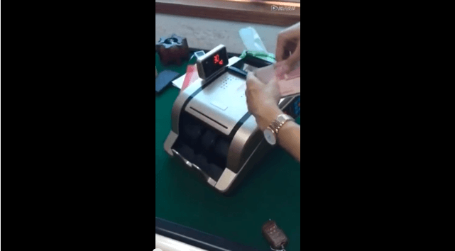 Cash Counting Machine in China Is Designed to Steal Money