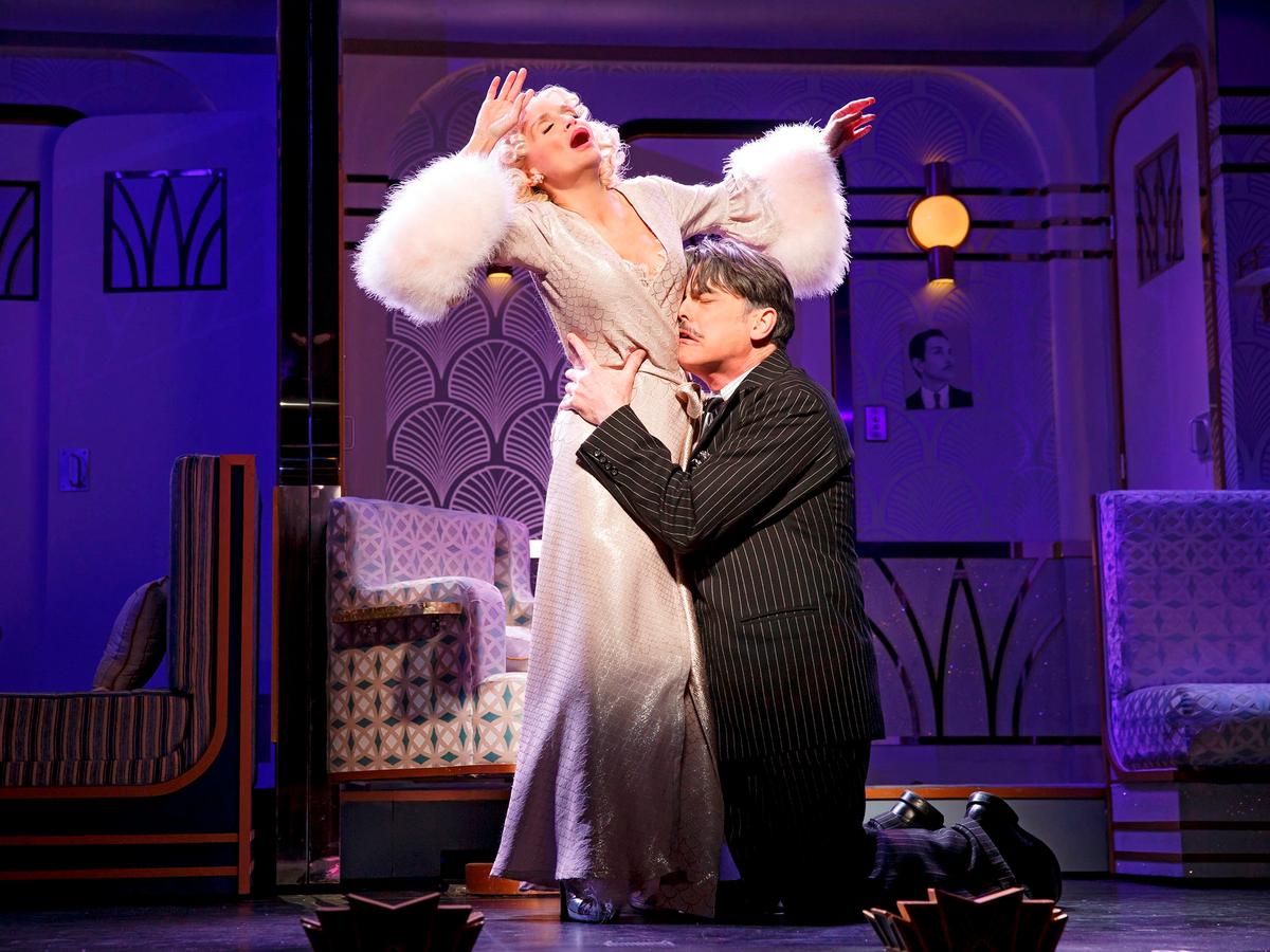 Theater Review: ‘On the Twentieth Century’