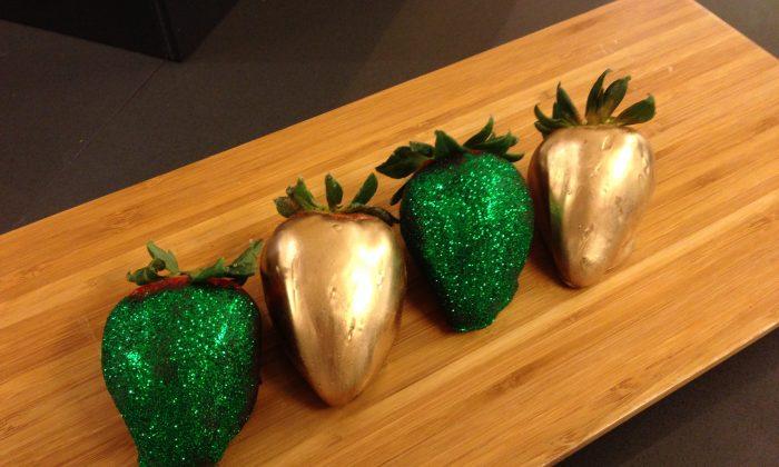 Recipe: Chocolate Coated Strawberries Covered With Bright Green Luster and Sparkle
