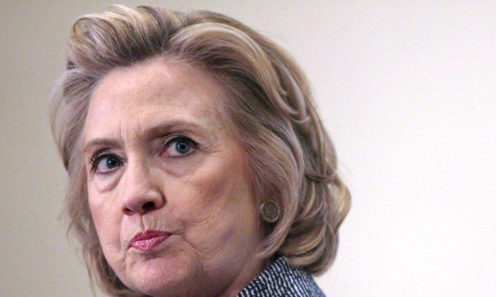 Clinton Email Server Setup Risked Intrusions