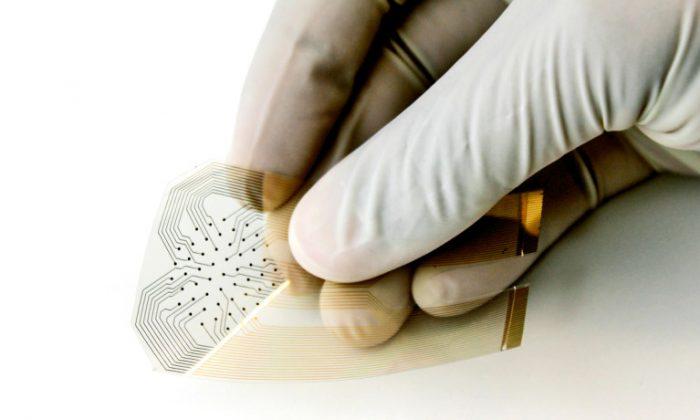 ‘Smart’ Bandage Sees Wounds Before They’re Visible