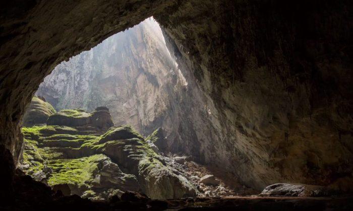 Amazing Drone Video Captures World’s Largest Cave and Underwater River
