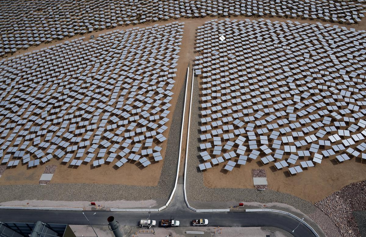 Heliostats at the Ivanpah Solar Electric Generating System in the Mojave Desert in California near Primm, Nev., on March 3, 2014. (Ethan Miller/Getty Images)