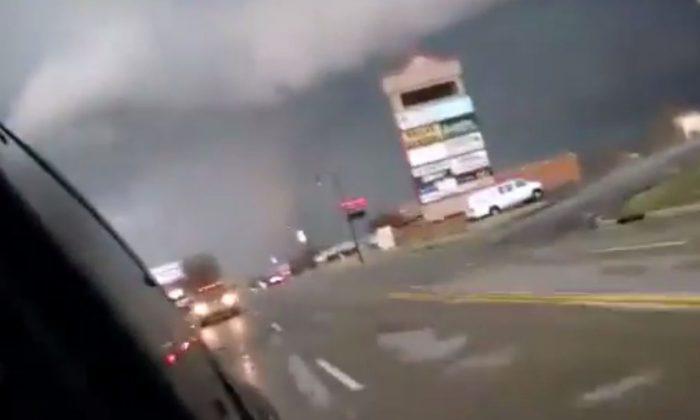 Sand Springs Tornado: Pictures, Video Show Oklahoma Twister