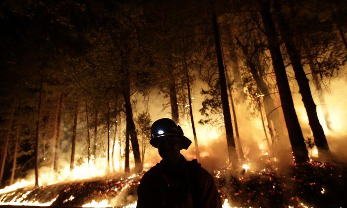 Washington Wildfires Close Freeways, Threaten Homes