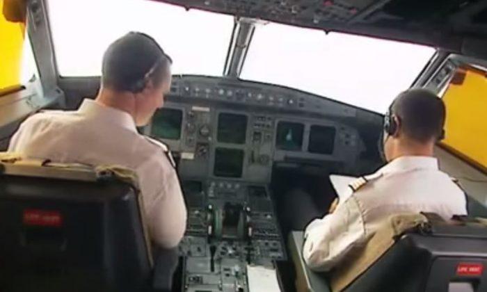Germanwings: Video Shows How to Lock or Unlock an Airbus A320 Cockpit Door