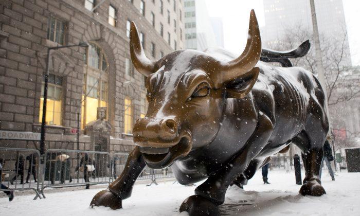 Wall Street’s ‘Charging Bull’ Artist Says Girl Statue Violates His Rights