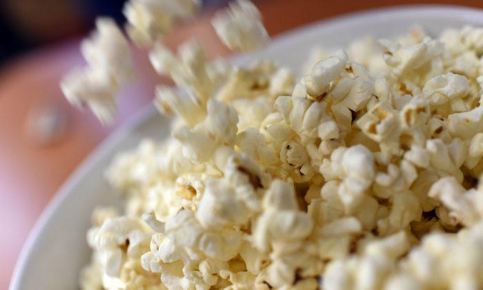 3 Ways to Keep Popcorn Healthy