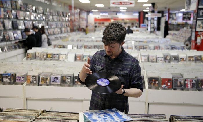 Back on Record – the Reasons Behind Vinyl’s Unlikely Comeback