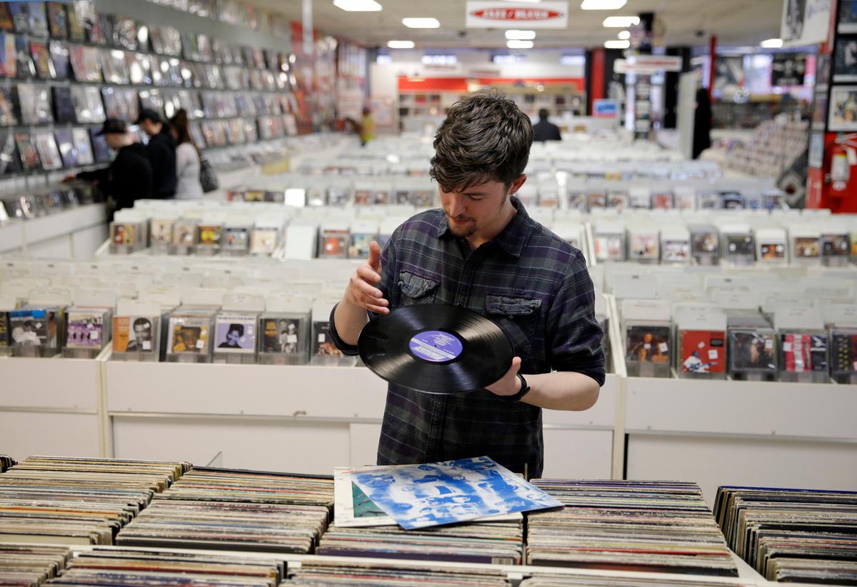 Back on Record – the Reasons Behind Vinyl’s Unlikely Comeback