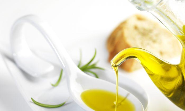 12 Health Benefits of Olive Oil