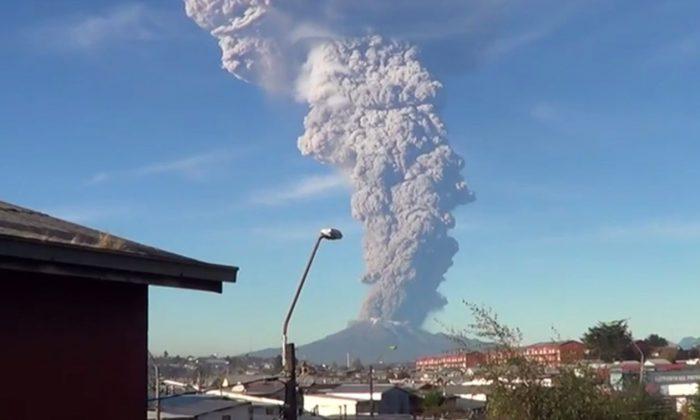 The Calbuco Volcano in Chile Just Erupted -- See the Incredible Video